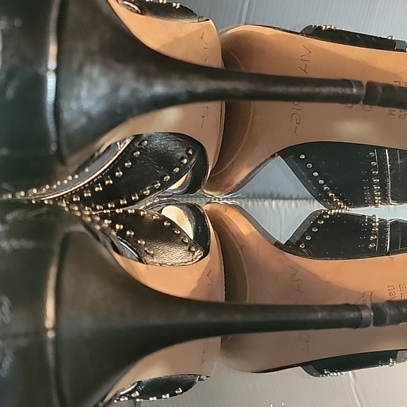 VIA Spiga ,black leather ,caged with gold studs , 37.5 . - Picture 5 of 11
